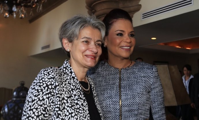 Irina Bokova y Roxana Baldetti