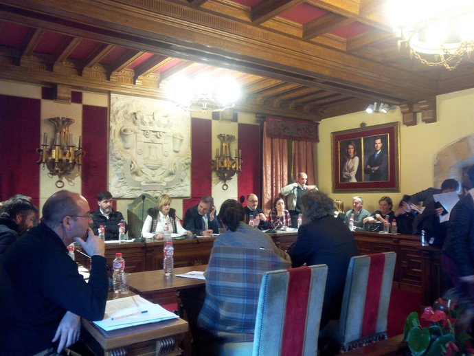 El PP abandona el Pleno de Camargo