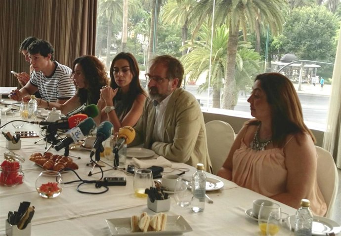 Gonzalo Sichar en un encuentro con medios