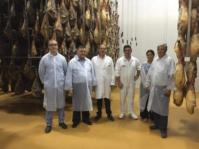 Zurera durante la visita a Dehesa Campo Alto