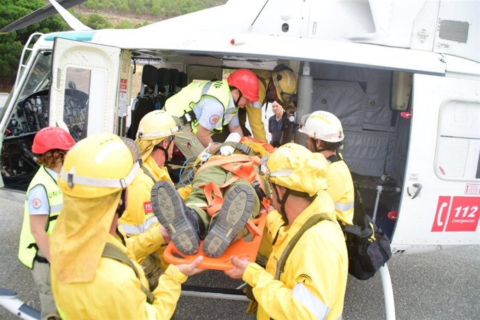 Simulacro de rescate de herido por el Infoca en Granada