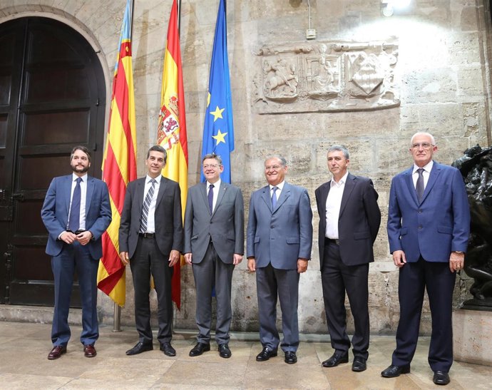 Ximo Puig y Rafa Climent se reunen con directivos de Ford