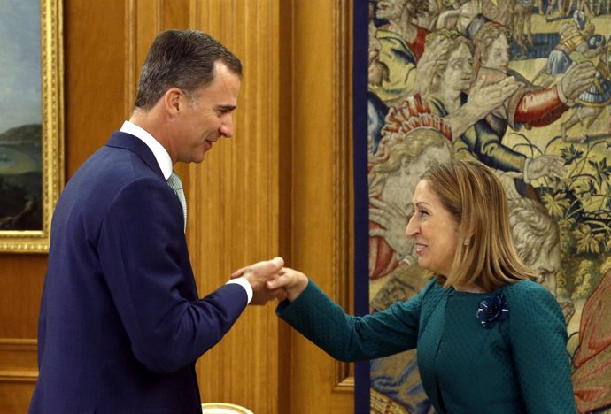 El Rey Felipe recibe a Ana Pastor en el Palacio de la Zarzuela