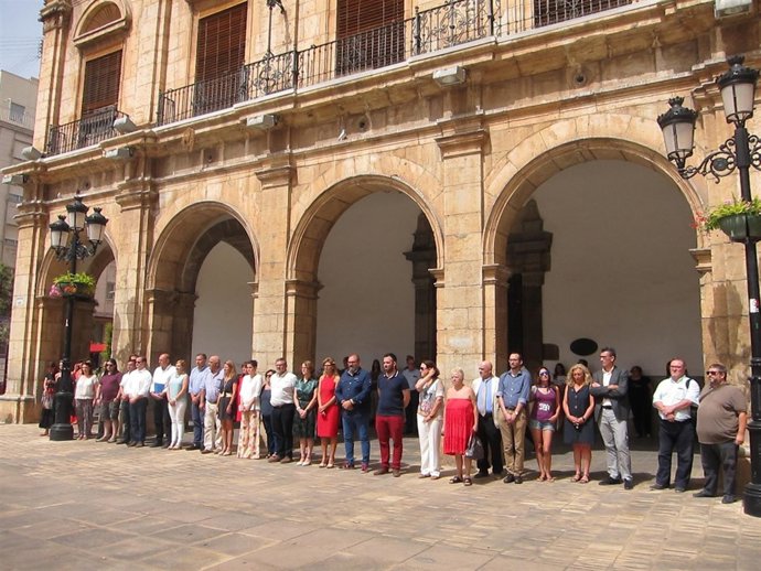 MINUTO DE SILENCIO EN EL AYUNTAMIENTO