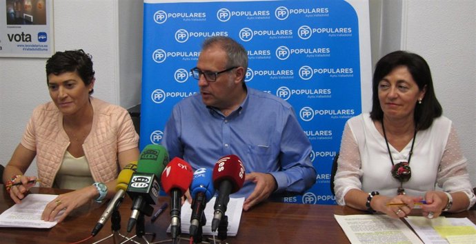 Los concejales del PP Mayte Martínez, Antonio Martínez Bermejo y Araceli Valdés