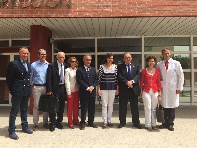 Guillén y el director del Instituto de Salud Carlos III en instalaciones IMIB