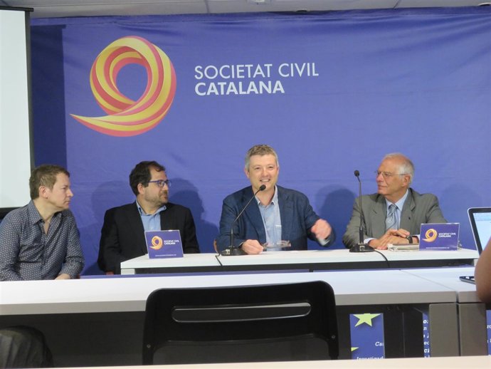 I.Molina (Instituto Elcano), J.Coll (SCC) y el expte.J.Borrell.