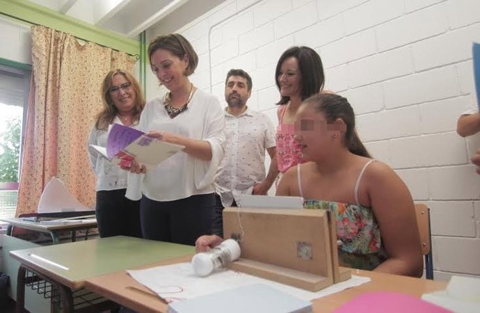 Ambrosio (centro), junto a Crespín (dcha.) y Luna, durante la visita