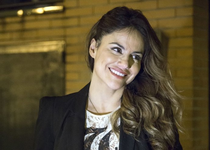 MÓNICA HOYOS COMPRA LA PARTE DE LA CASA DE CARLOS LOZANO