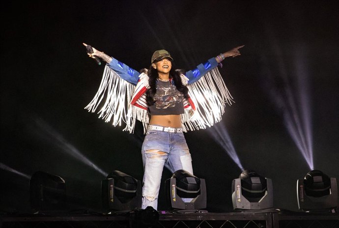 Rihanna durante una actuación 