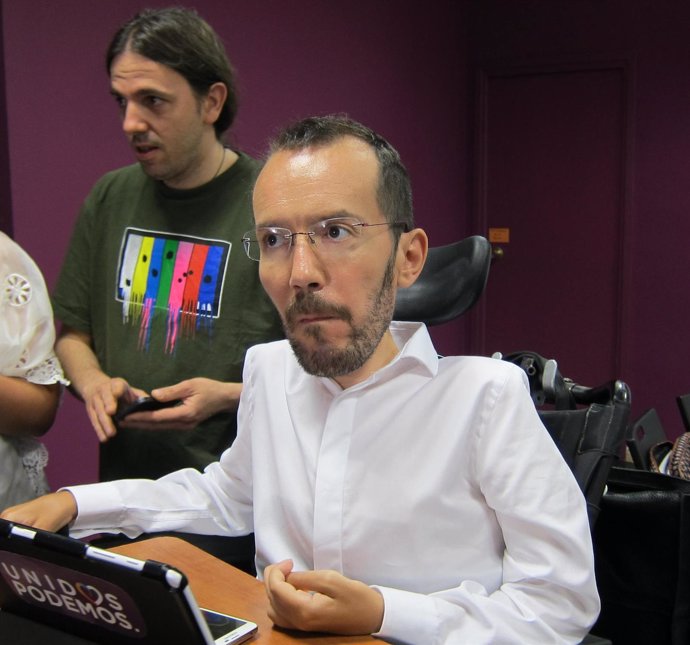 El secretario general del Podemos Aragón, Pablo Echenique