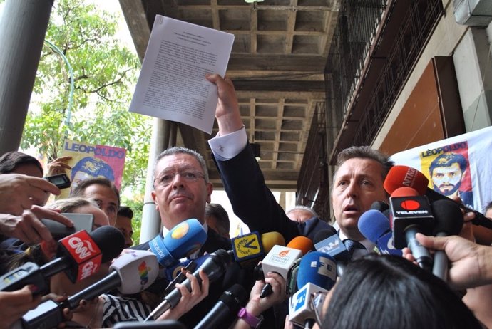 Alberto Ruiz Gallardón y Javier Cremades en Venezuela