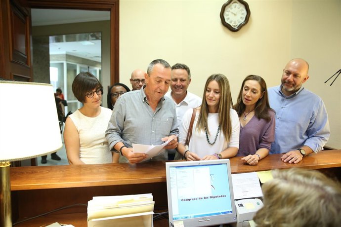 Ángela Ballester, diputada de A la Valenciana, y Joan Baldoví