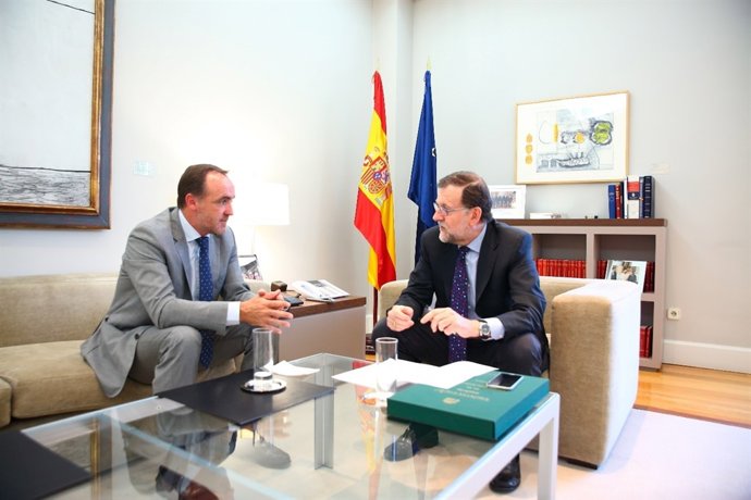 Rajoy con el presidente de UPN, Javier Esparza