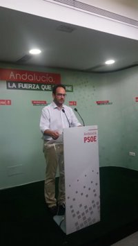Hernando (PSOE) dice que Rivera "debería ser más prudente" y que están "convencidos de la exquisita neutralidad" del Rey