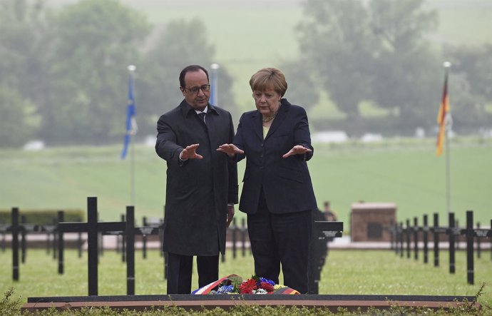  Angela Merkel, y el presidente francés, François Hollande