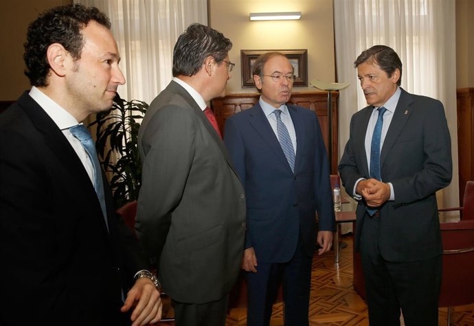 Pío García Escudero junto al presidente del Principado y de la Junta General. 