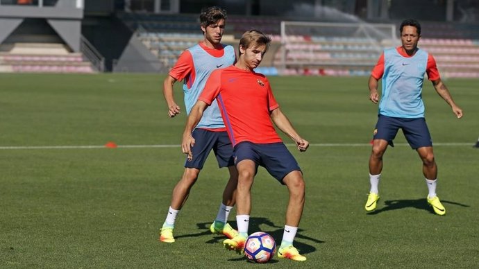 Sergi Samper Sergi Roberto entrenamiento Barcelona