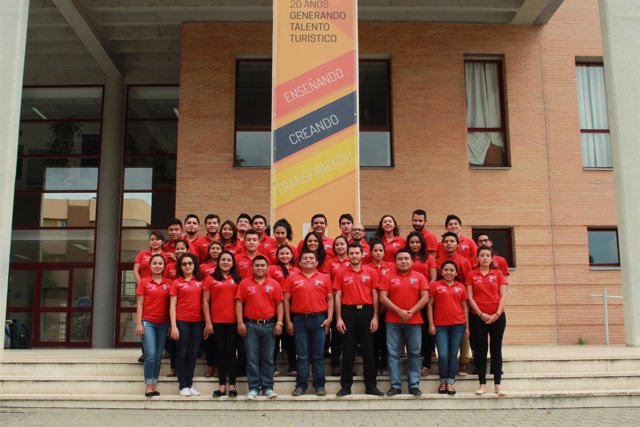 Jóvenes Mexicanos Becados Concluyen Sus Estudios En La UMA