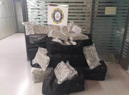 La Urbana detiene a un conductor con 150 kilos de marihuana en el maletero