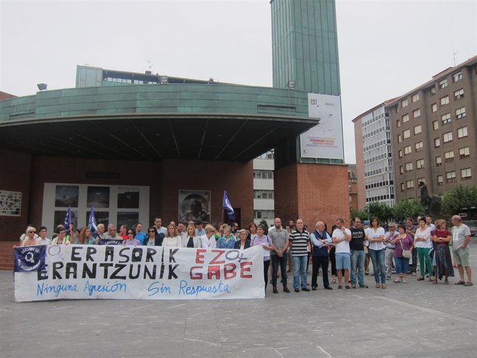 Concentración contra la agresión sexual a una mujer en Barakaldo