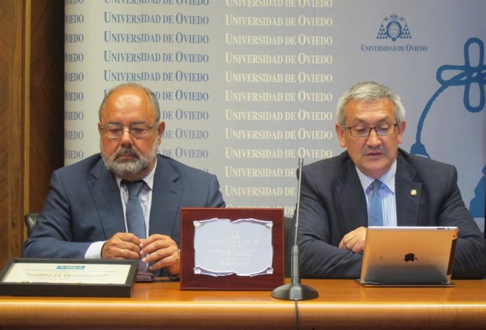 Luis Valdés y Santiago García Granda. 