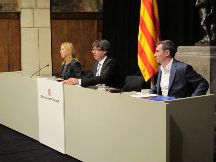 N.Munté, C.Puigdemont y O.Illa