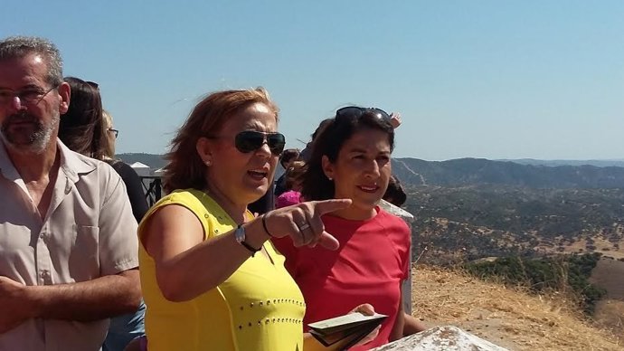 Pozuelo (dcha.) durante su visita a Cerro Muriano