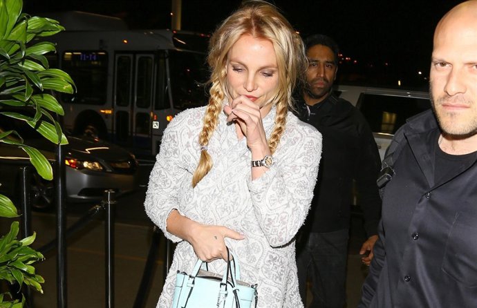 BRITNEY SPEARS Y SU GUARDAESPALDAS