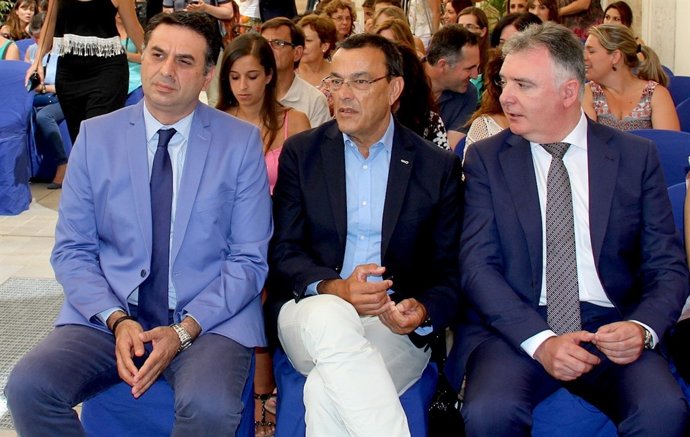 El consejero de Turismo junto a Ignacio Caraballo