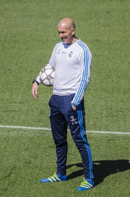 Zinédine Zidane entrenando