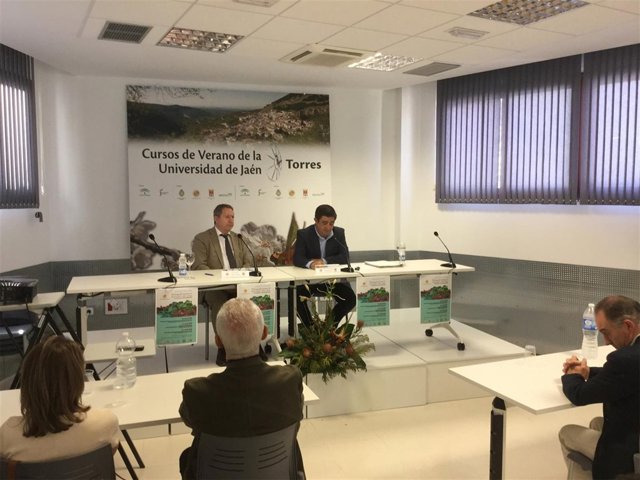 Conferencia de Francisco Reyes en los Cursos de Verano de Torres