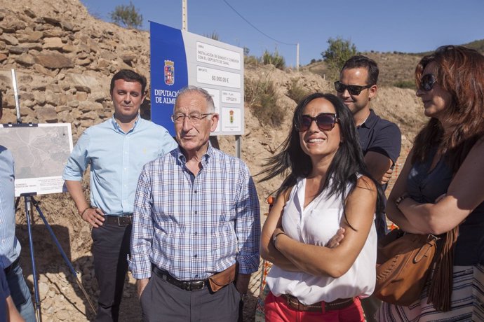 El equipo de gobierno visita las obras de abastecimiento en Tahal.