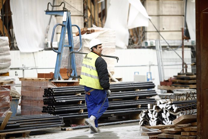 Gente trabajando, trabajador, autónomo, paro, empleo, epa, obra, construcción