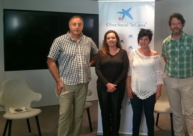 Ana Díez Fontana junto a los representantes de las entidades sociales 