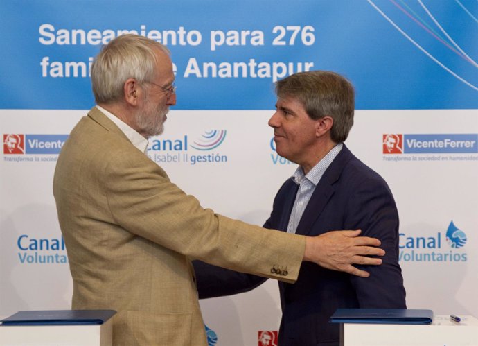 Garrido y el director de la Fundación Vicente Ferrer