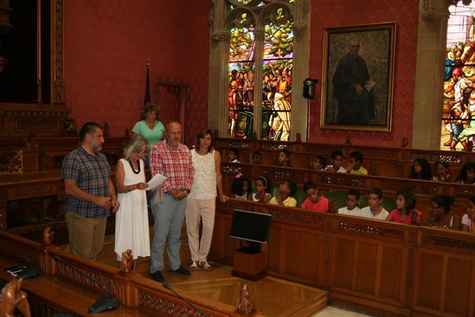 Consell recibe niños refugiados 