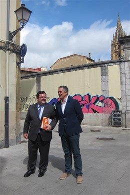 Los concejales de Ciudadanos Oviedo, Luis Pacho y Luis Zaragoza. 
