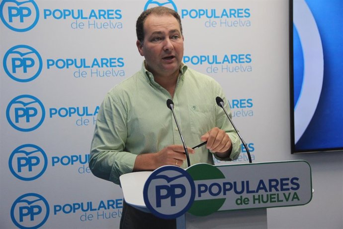 David Toscano en la sede del PP
