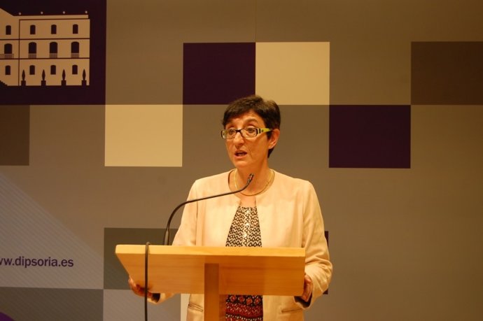 La diputado explica los acuerdos de la Comisión