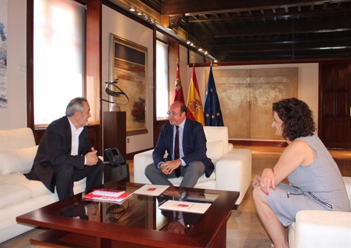 Ánc Hez, Durante La Reunión Mantenida Hoy Con El Portavoz De L Grupo Parlamentar