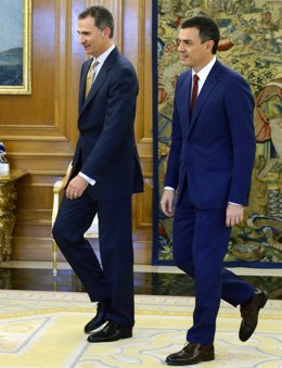 El Rey Felipe VI se reúne con Pedro Sánchez en Zarzuela 