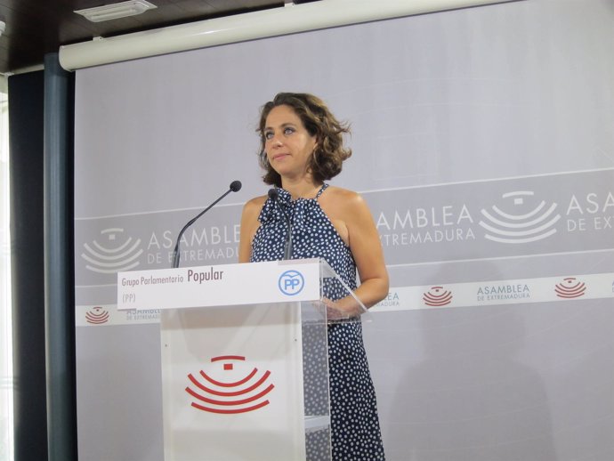 María de los Ángeles Muñoz en rueda de prensa