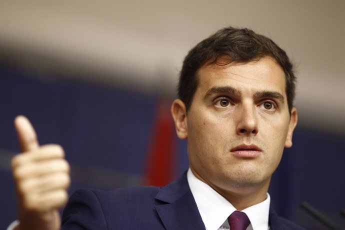 Rueda de prensa de Albert Rivera tras su reunión con el Rey