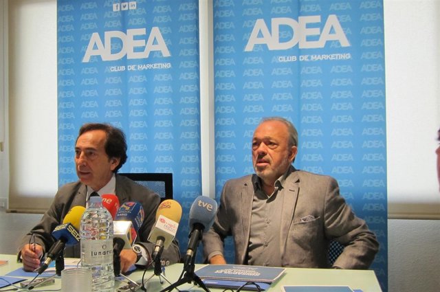 Salvador Arenere y José Guillén en la presentación del indicador de ADEA.