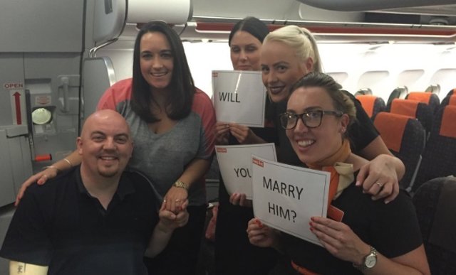 Propuesta de matrimonio en un vuelo a Mallorca