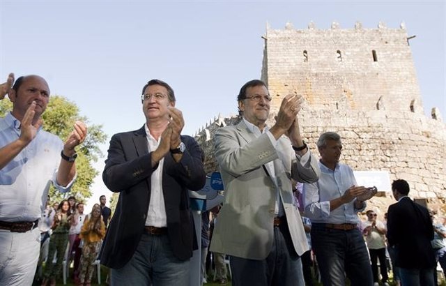 Rajoy con Feijóo en el acto de Soutomaior en agosto de 2014
