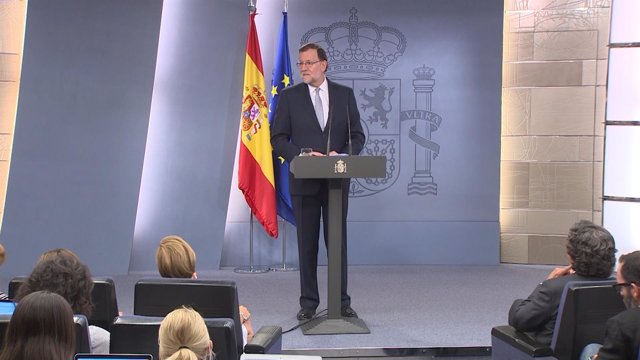 Mariano Rajoy dice sí al Rey pero siembra dudas