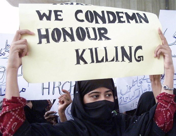 Protesta contra los crímenes de honor