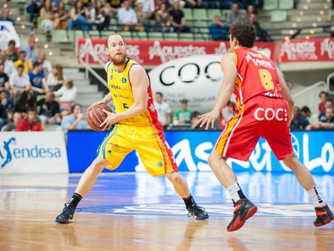 Schreiner y Neto durante el partido